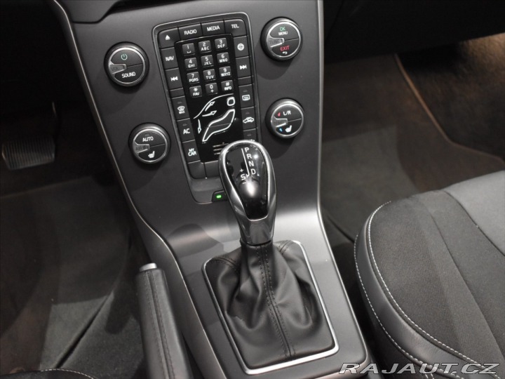 Volvo V40 1,5 T3 Momentum 2018