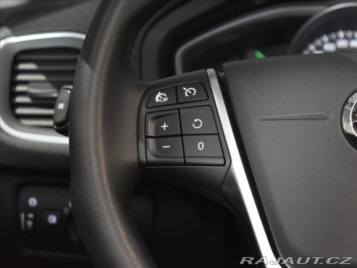 Volvo V40 1,5 Momentum 2018