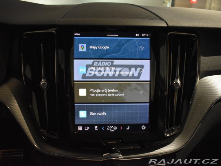 Volvo XC60 2,0 B4 AWD R-Design tažné 2022