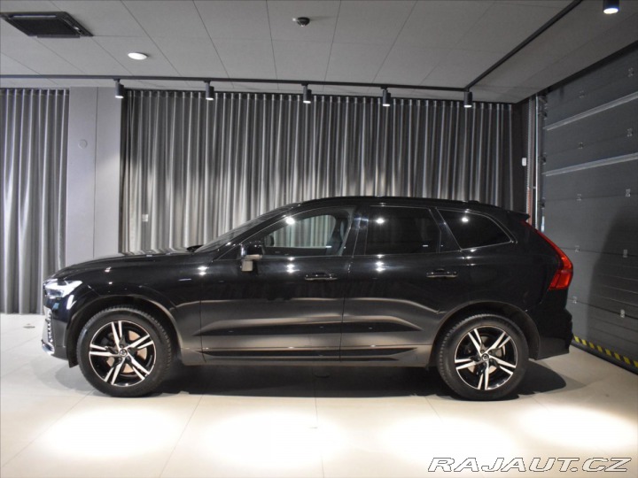 Volvo XC60 2,0 B4 AWD R-Design tažné 2022