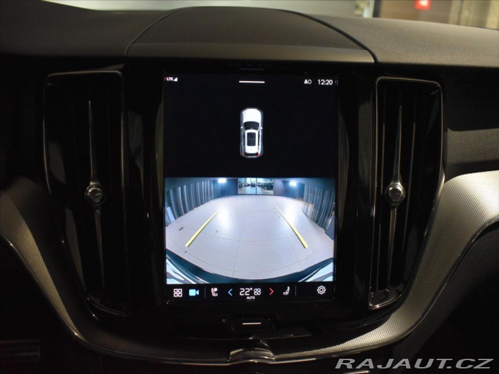 Volvo XC60 2,0 B4 AWD R-Design tažné 2022