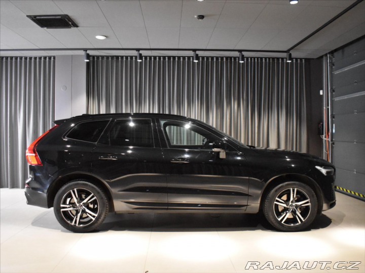 Volvo XC60 2,0 B4 AWD R-Design tažné 2022