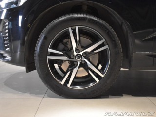 Volvo XC60 2,0 B4 AWD R-Design tažné 2022