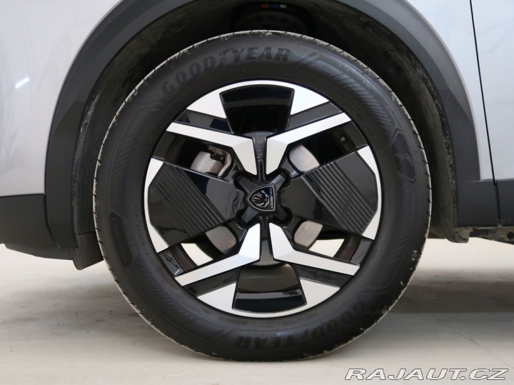 Peugeot 2008 1.2PureTech,74kW,ALLURE,M 1800