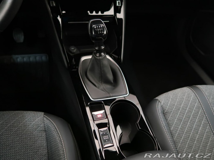 Peugeot 2008 1.2PureTech,74kW,ALLURE,M 1800