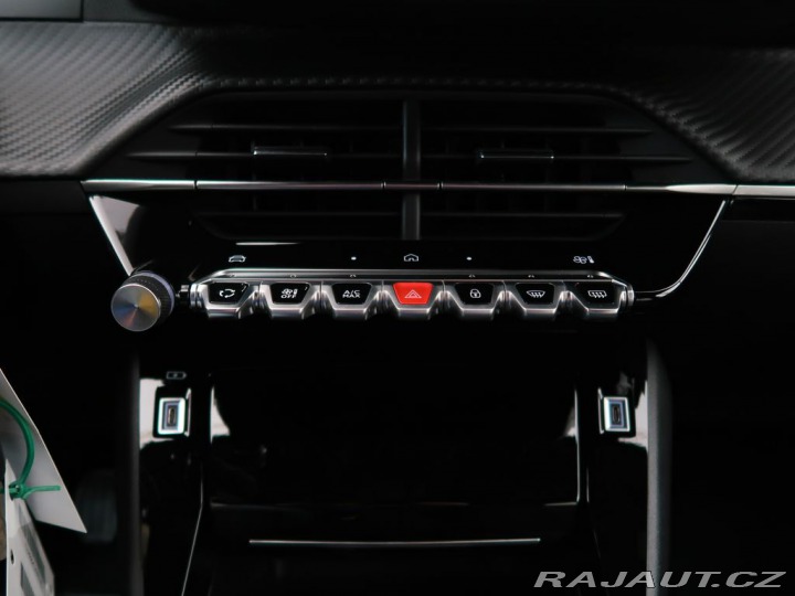 Peugeot 2008 1.2PureTech,74kW,ALLURE,M 1800