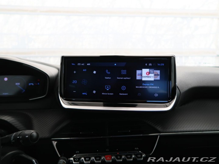 Peugeot 2008 1.2PureTech,74kW,ALLURE,M 1800