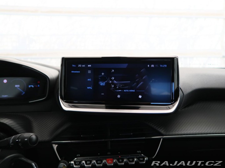 Peugeot 2008 1.2PureTech,74kW,ALLURE,M 1800