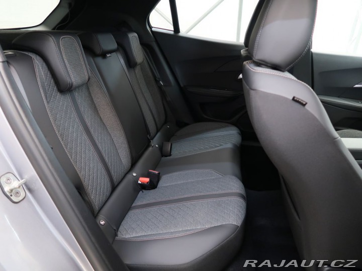 Peugeot 2008 1.2PureTech,74kW,ALLURE,M 1800