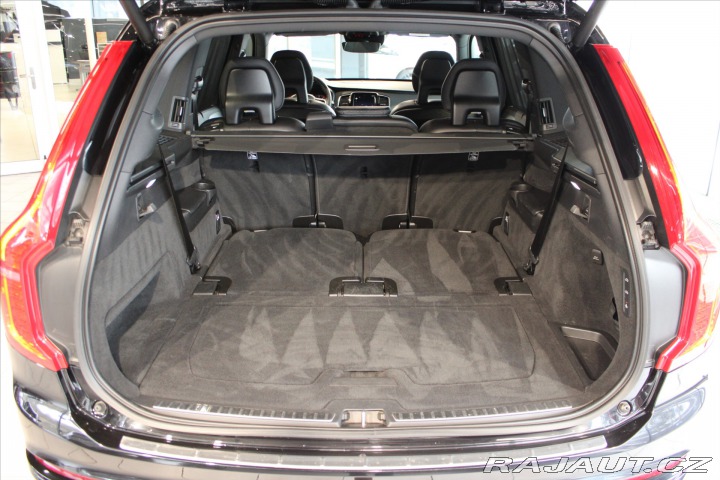 Volvo XC90 B5 AWD 7 míst/PilotAssist 2021