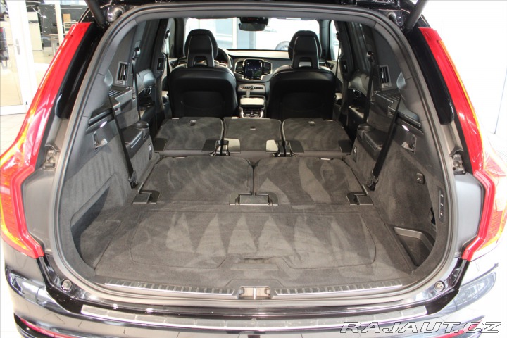 Volvo XC90 B5 AWD 7 míst/PilotAssist 2021