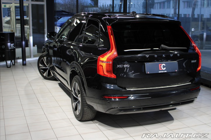 Volvo XC90 B5 AWD 7 míst/PilotAssist 2021