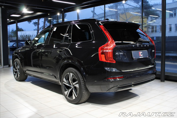 Volvo XC90 B5 AWD 7 míst/PilotAssist 2021