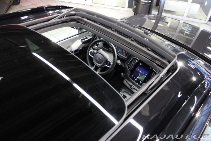 Volvo XC90 B5 AWD 7 míst/PilotAssist 2021