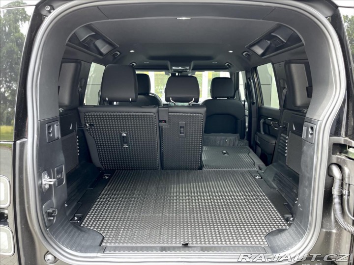 Land Rover Defender 3,0 110 X-Dynamic SE D250 2026