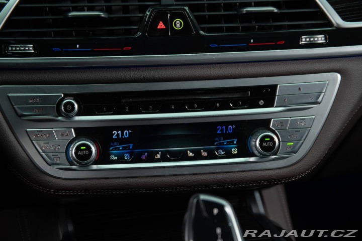 BMW 7 740d xDrive A/T 2019