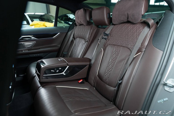 BMW 7 740d xDrive A/T 2019