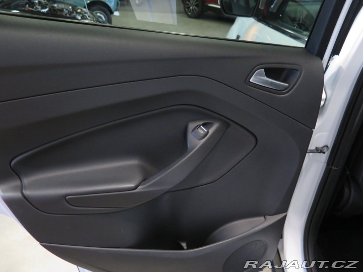 Ford Kuga 1.6 EB,klima,tažné,výhřev 2013