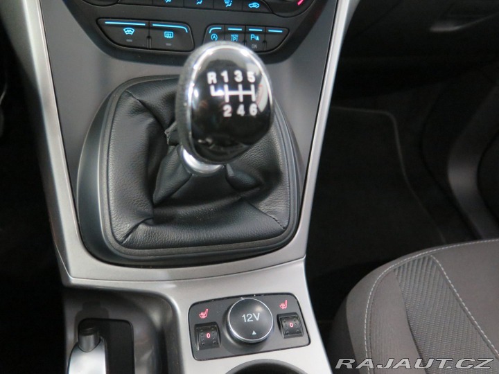 Ford Kuga 1.6 EB,klima,tažné,výhřev 2013