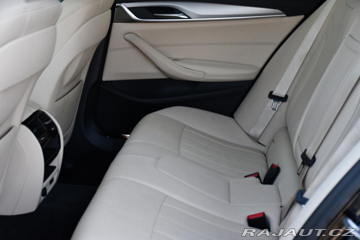BMW 5 520i SERV.KNÍŽKA KAMERA 1 2022