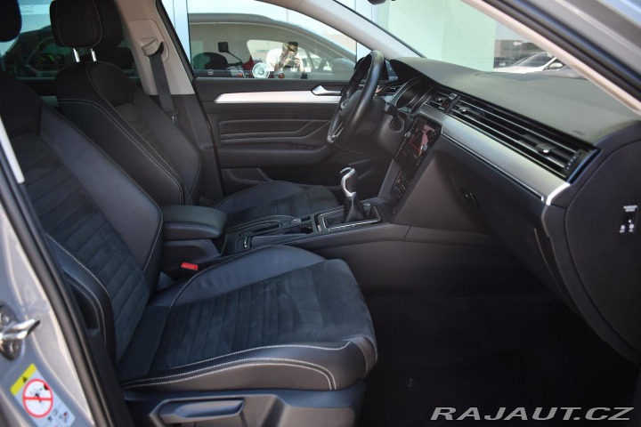 Volkswagen Passat 2.0TDi ELEGANCE KAMERA 1M 2022