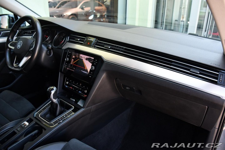 Volkswagen Passat 2.0TDi ELEGANCE KAMERA 1M 2022