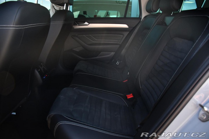 Volkswagen Passat 2.0TDi ELEGANCE KAMERA 1M 2022