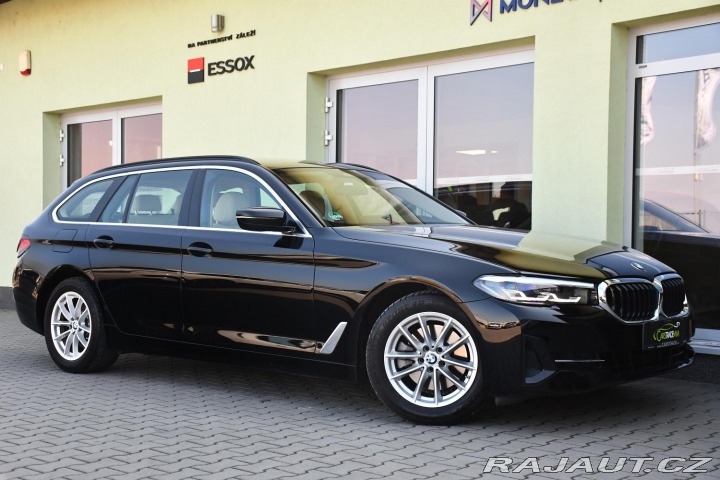 BMW 5 520i SERV.KNÍŽKA KAMERA 1 2022