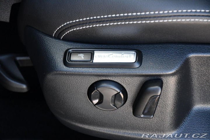 Volkswagen Passat 2.0TDi ELEGANCE KAMERA 1M 2022