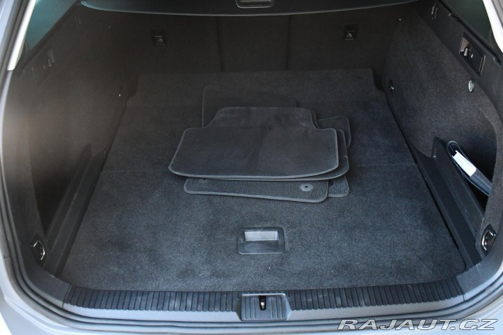 Volkswagen Passat 2.0TDi ELEGANCE KAMERA 1M 2022
