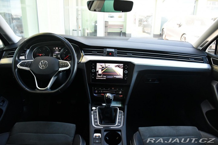 Volkswagen Passat 2.0TDi ELEGANCE KAMERA 1M 2022