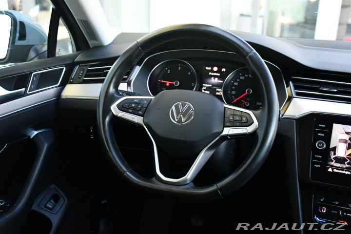 Volkswagen Passat 2.0TDi ELEGANCE KAMERA 1M 2022