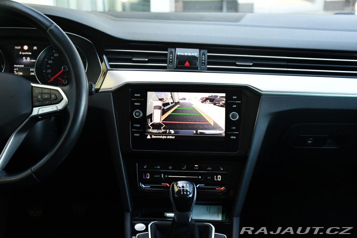Volkswagen Passat 2.0TDi ELEGANCE KAMERA 1M 2022
