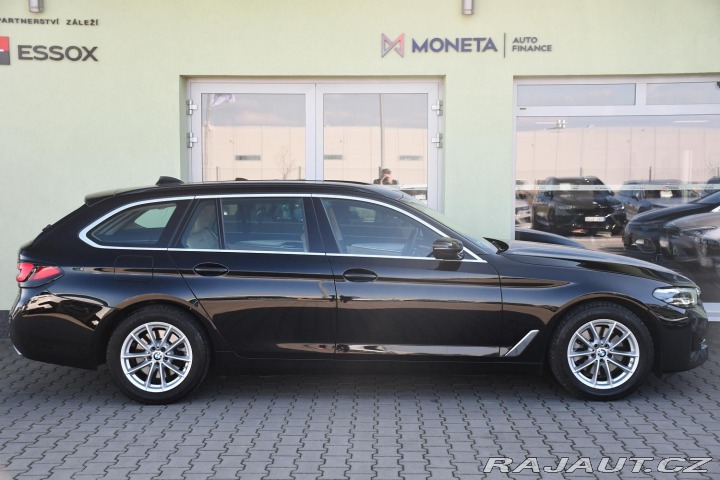BMW 5 520i SERV.KNÍŽKA KAMERA 1 2022