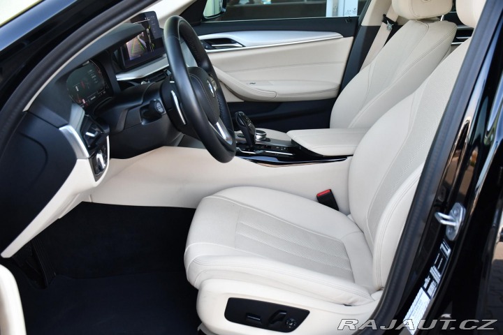 BMW 5 520i SERV.KNÍŽKA KAMERA 1 2022