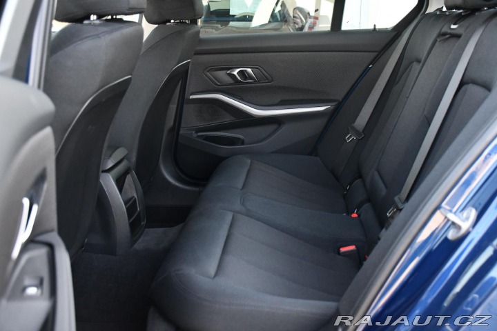 BMW 3 318d SERV.KNÍŽKA 1M ČR 2022