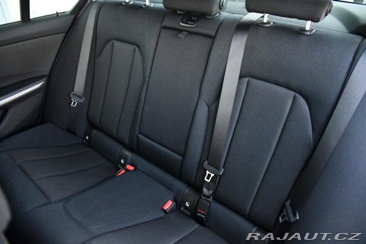 BMW 3 318d SERV.KNÍŽKA 1M ČR 2022