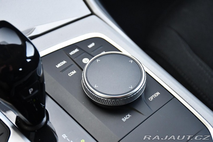 BMW 3 318d SERV.KNÍŽKA 1M ČR 2022