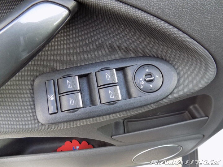 Ford Kuga 2.0TDCi/AWD/LED/Klimatiza 2012