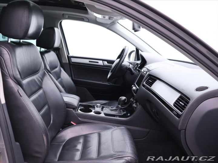 Volkswagen Touareg 3,0 TDI 176kW 4M Kůže Taž 2010