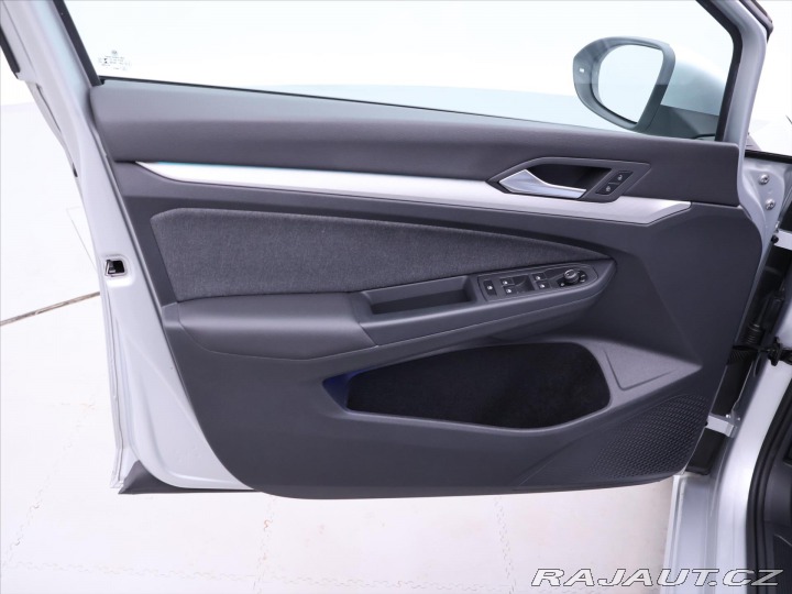 Volkswagen Golf 1,5 TSI 110kW DSG CZ 1.Ma 2023