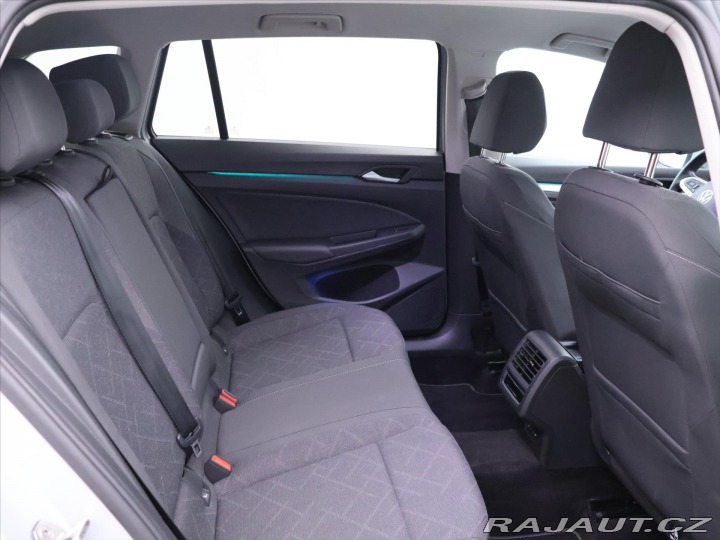 Volkswagen Golf 1,5 TSI 110kW DSG CZ 1.Ma 2023