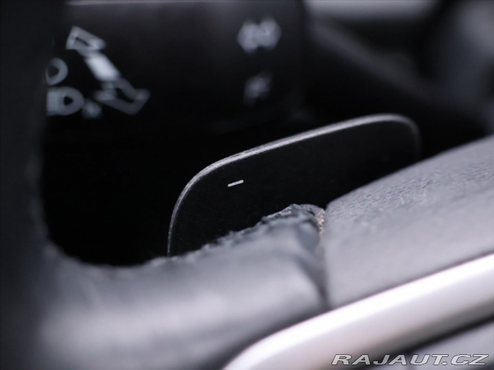 Volkswagen Golf 1,5 TSI 110kW DSG CZ 1.Ma 2023