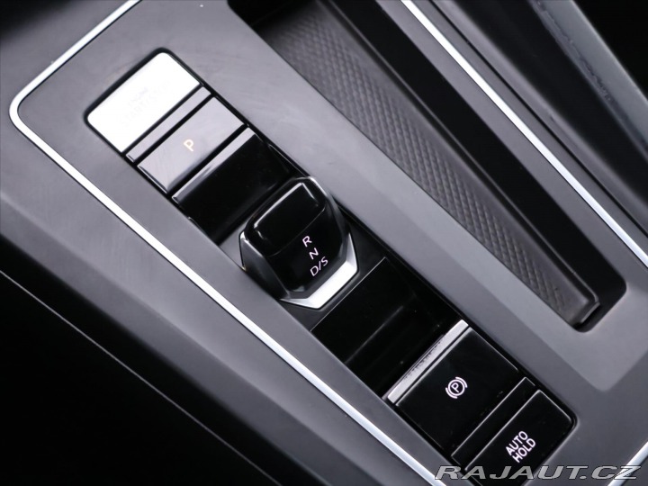 Volkswagen Golf 1,5 TSI 110kW DSG CZ 1.Ma 2023