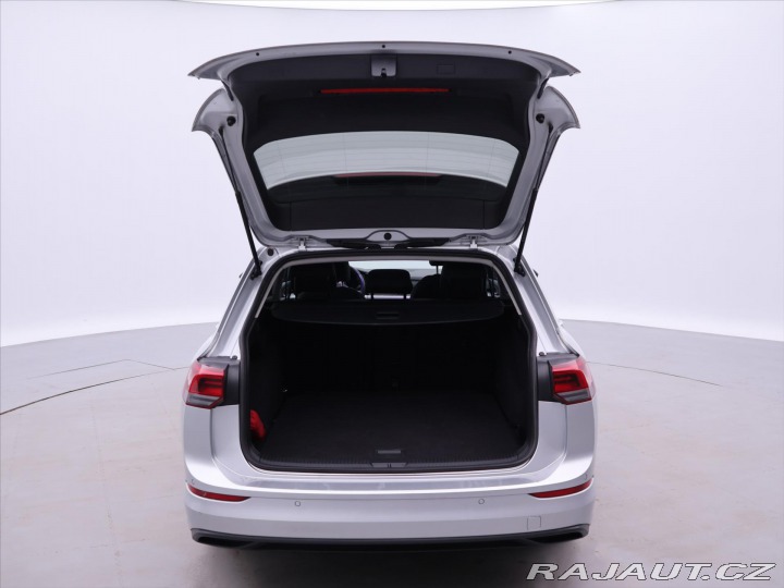 Volkswagen Golf 1,5 TSI 110kW DSG CZ 1.Ma 2023