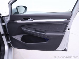 Volkswagen Golf 1,5 TSI 110kW DSG CZ 1.Ma 2023