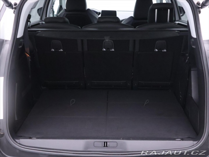 Peugeot 5008 1,2 PT Premium 7-Míst Ser 2021