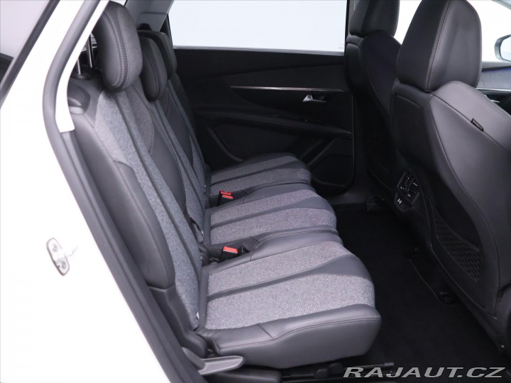 Peugeot 5008 1,2 PT Premium 7-Míst Ser 2021