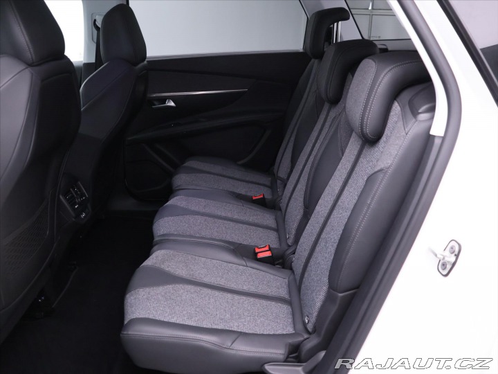 Peugeot 5008 1,2 PT Premium 7-Míst Ser 2021