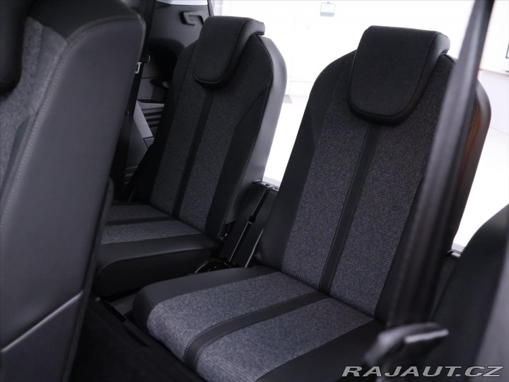 Peugeot 5008 1,2 PT Premium 7-Míst Ser 2021